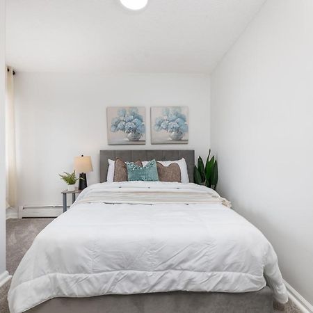 Beautiful 3 Bedroom Condo In Hartford! 외부 사진