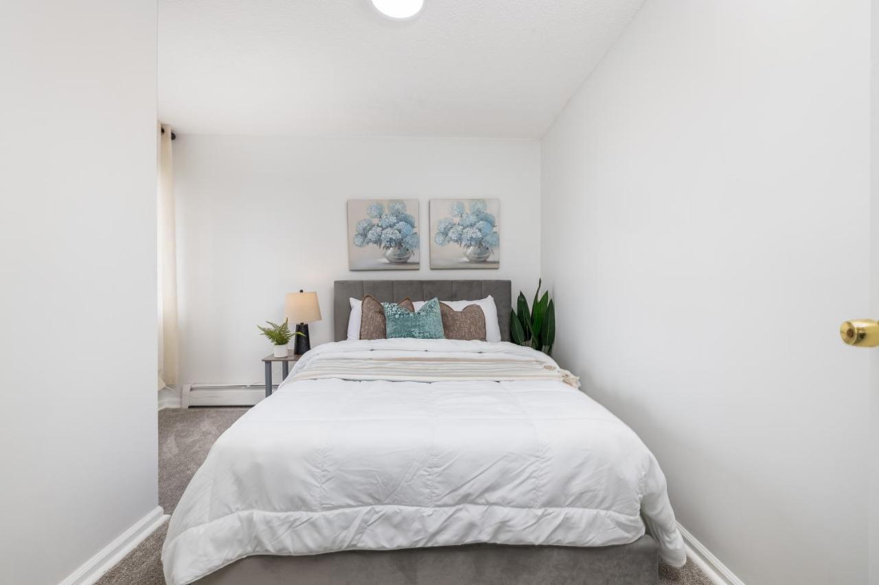 Beautiful 3 Bedroom Condo In Hartford! 외부 사진