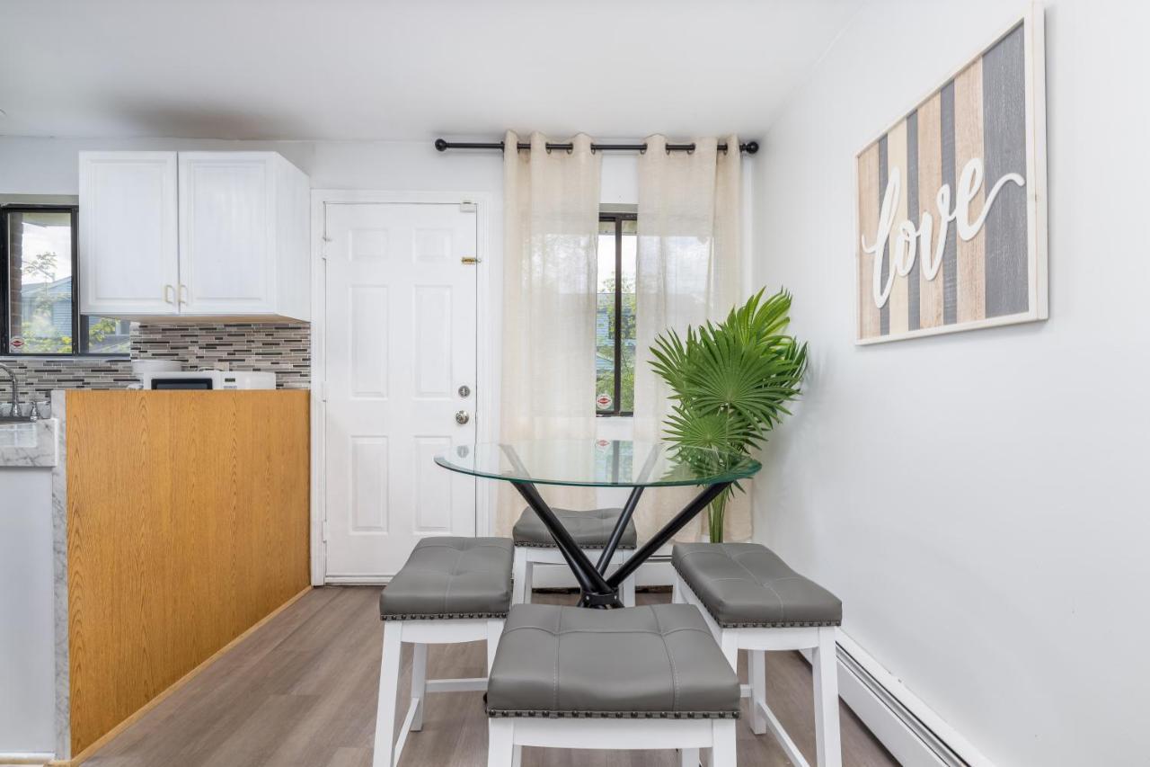 Beautiful 3 Bedroom Condo In Hartford! 외부 사진