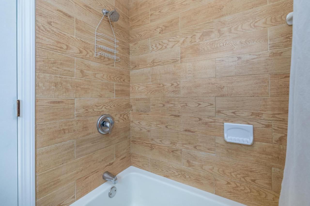 Beautiful 3 Bedroom Condo In Hartford! 외부 사진